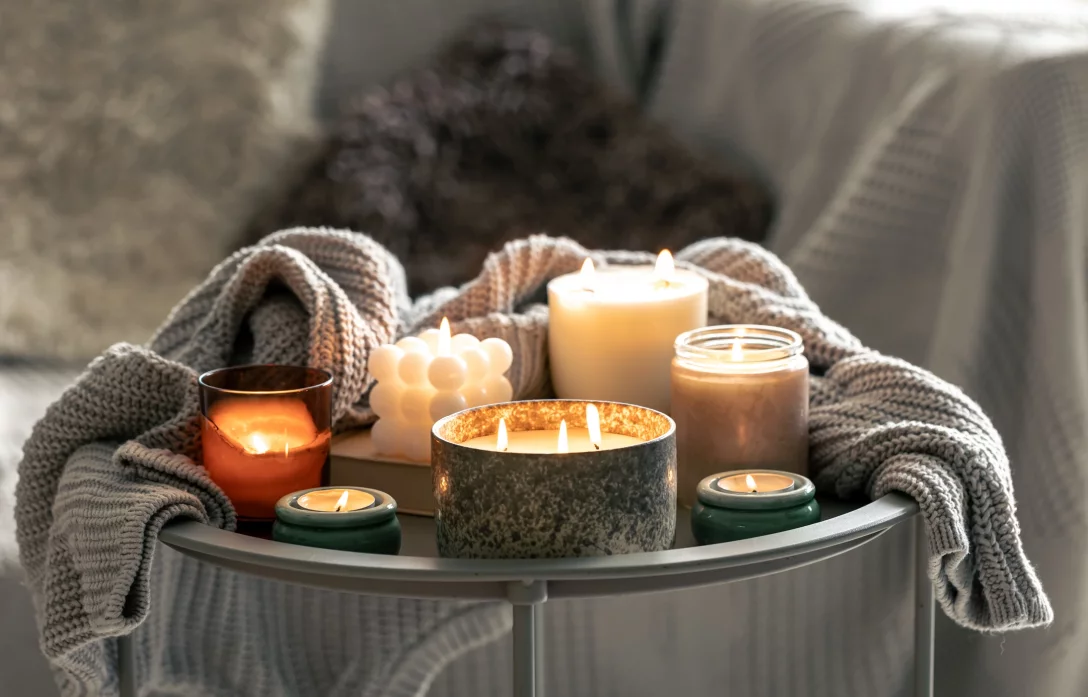 Nowy luksus zimy: świece o zmysłowych aromatach kadzidła, ambry, drzewa cedrowego i szafranu