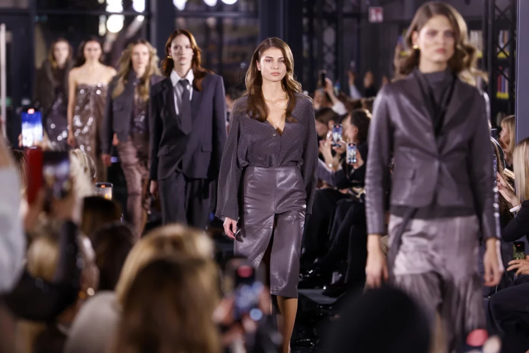 Pokaz 20-lecia marki Jemiol: gwiazdy na widowni, spektakularne czekoladowe i koronkowe kreacje na wybiegu