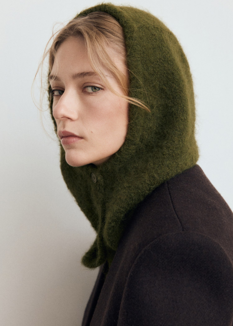 balaclava-modny-dodatek-jesień-zima-2025-2026-mango