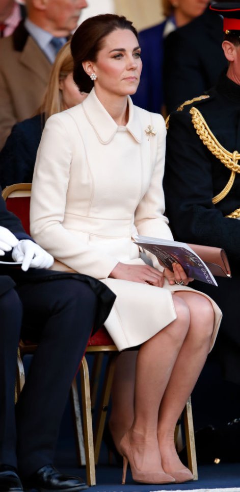 jak-elegancko-siadać