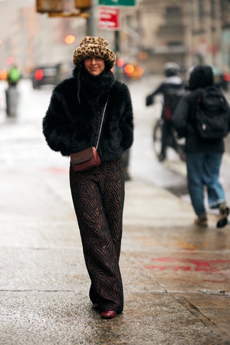 jak-nosić-panterkę-stylizacje-jesień-zima-2025-2026-New York str F25 0184
