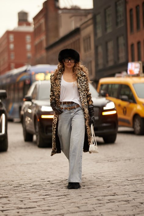jak-nosić-panterkę-stylizacje-jesień-zima-2025-2026-New York str F25 1108