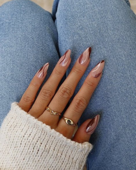 latte-nails-modny-manicure-na-jesień-zimę-2025-2026-13
