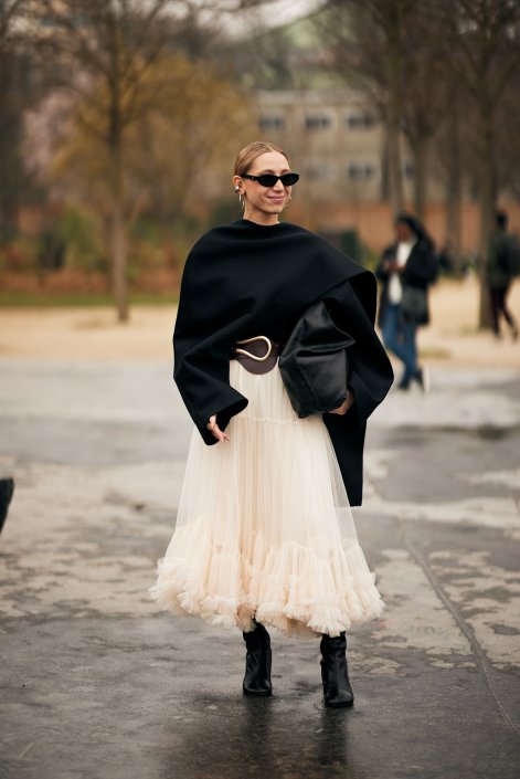 slouchy-bag-modne-torebki-na-jesień-zimę-2025-2026-Paris str F25 2996