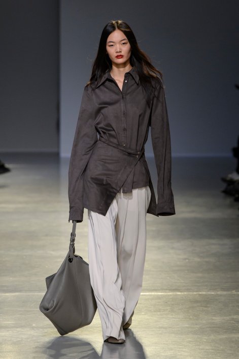 slouchy-bag-modne-torebki-na-jesień-zimę-2025-2026-Rhee PO F25 024