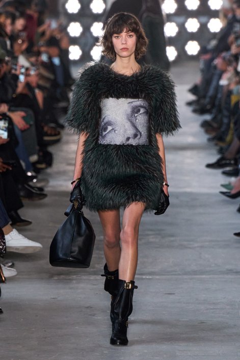 slouchy-bag-modne-torebki-na-jesień-zimę-2025-2026-Sacai F25 008