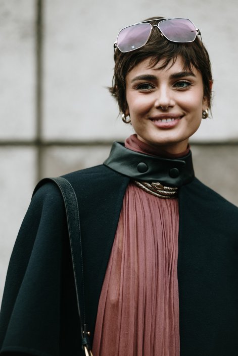 fryzury-z-grzywką-dla-dojrzałych-kobiet-Paris str S25 1156