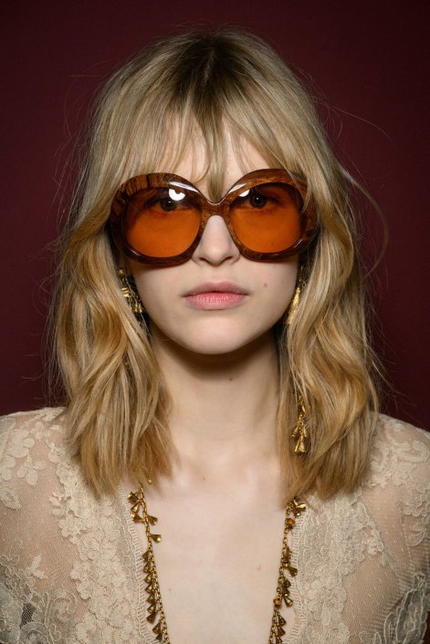 fryzury-z-grzywką-dla-dojrzałych-kobiet-Zimmermann bks F25 027