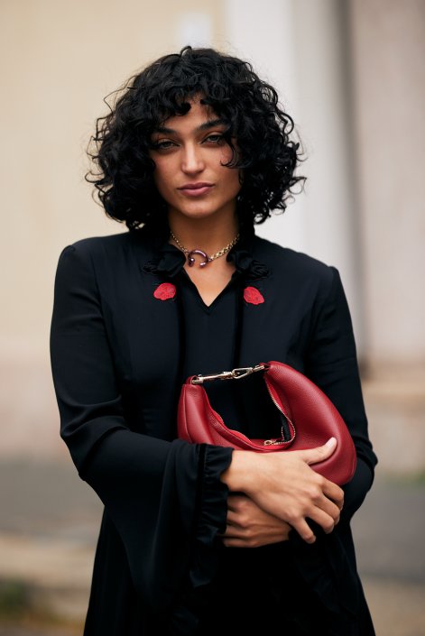 fryzury-z-grzywką-dla-dojrzałych-kobiet-Milano str S25 1863