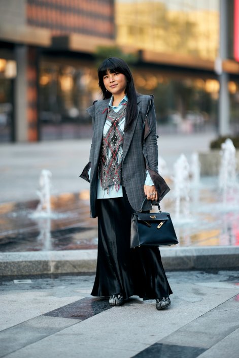 fryzury-z-grzywką-dla-dojrzałych-kobiet-Tashkent str S25 0087