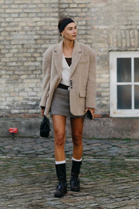 buty-z-kwadratowym-noskiem-na-jesień-zimę-2025-26-Copenhagen str F23 0345