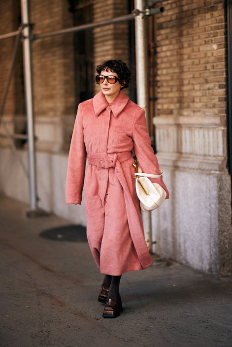 buty-z-kwadratowym-noskiem-na-jesień-zimę-2025-26-New York str F25 1901