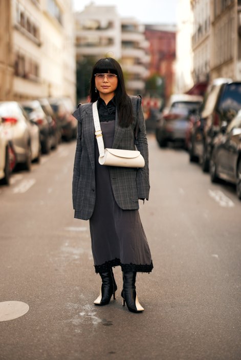 buty-z-kwadratowym-noskiem-na-jesień-zimę-2025-26-Paris str S26 0180