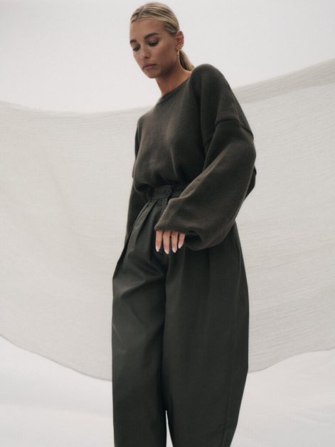 519 muuv sweter-oversize-conscious-stories-mosss-green-05-768x1024