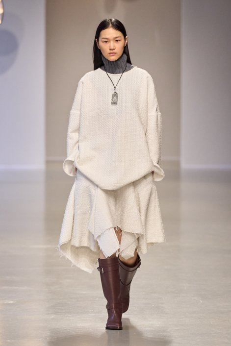 buty-z-kwadratowym-noskiem-na-jesień-zimę-2025-26-Pasqualetti F25 011