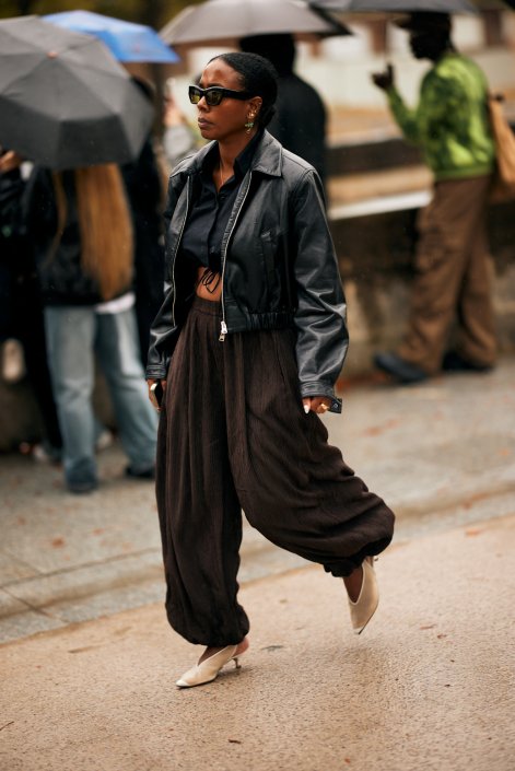 kurtki-skórzanep-jesień-zima-2025-2026-stylizacje-Paris str S26 1487