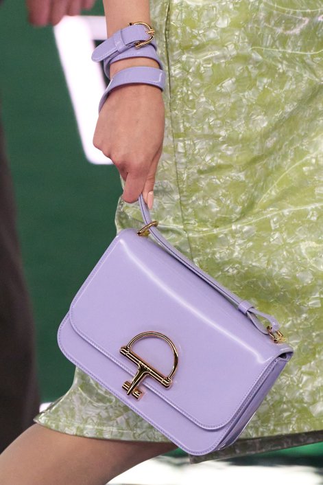 pastelowe-torebki-trend-jesień-zima-2025-2026-Gucci clp F25 075