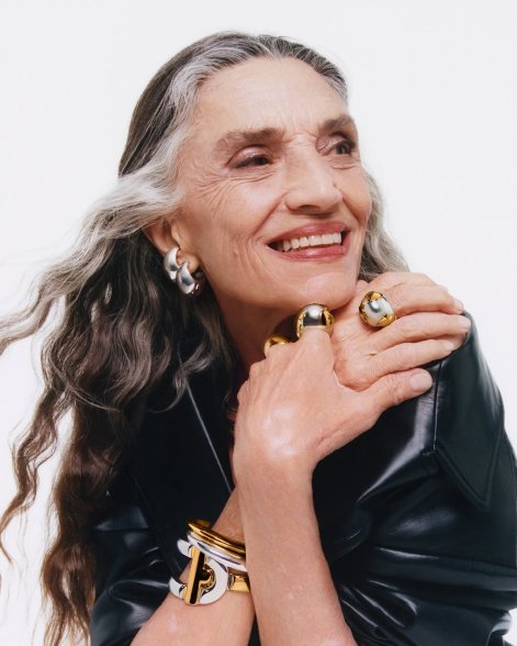 miks-złotej-srebrnej-biżuterii-trend-jesień-zima-2025-2026-tous