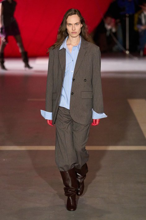 modne-duety-kolorów-jesień-zima-2025-2026-Baum und Pferdgarten F25 026