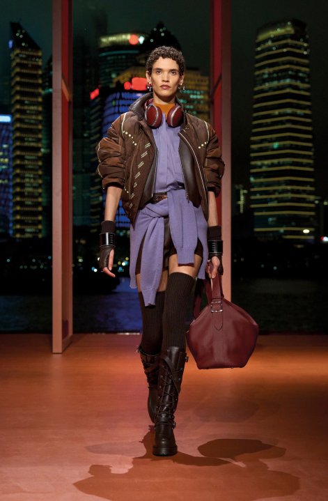 modne-duety-kolorów-jesień-zima-2025-2026-Hermes PO F25 013