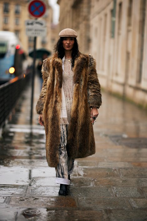 kaszkiet-modne-nakrycie-głowy-na-zimę-2025-stylizacje-Paris str F24 2357