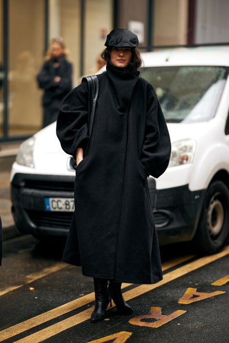 kaszkiet-modne-nakrycie-głowy-na-zimę-2025-stylizacje-Paris str F25 2532