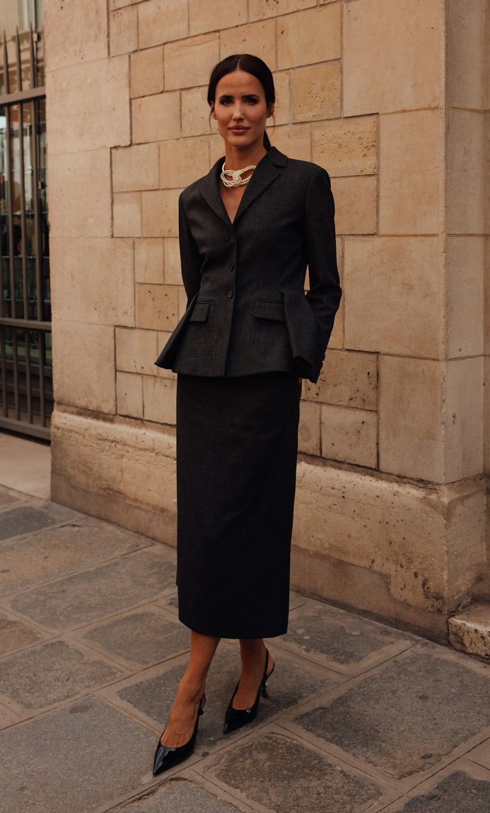 Marynarka i spódnica – najmodniejszy duet sezonu. 21 inspiracji na chłodniejsze dni