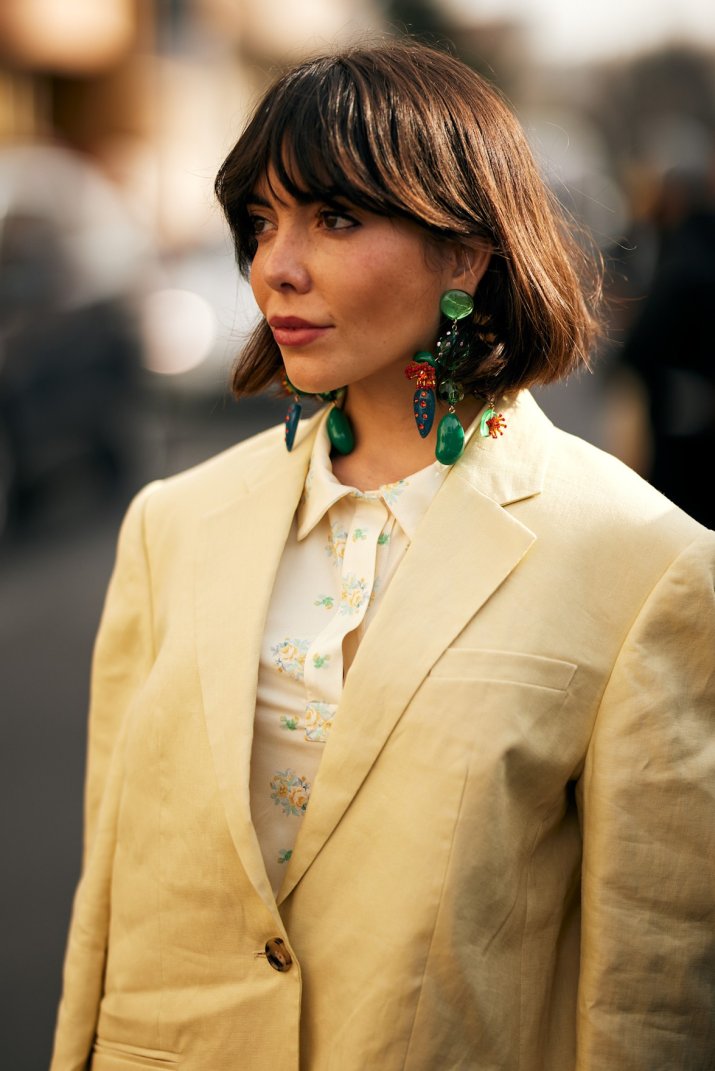 7 najmodniejszych fryzur z grzywką dla dojrzałych kobiet