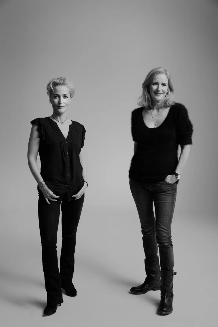 Książka Gillian Anderson i Jennifer Nadel już dostępna w Polsce. MY to pozycja obowiązkowa dla kobiet pragnących zmiany