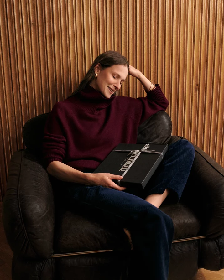 10 kaszmirowych prezentów dla najbardziej wymagających. Jakość i ponadczasowy styl z metką etycznej mody