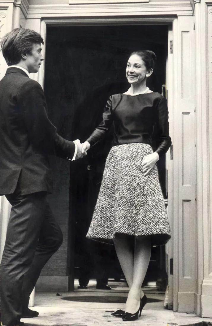 Dlaczego nie każdemu wypada mówić „Witam”? To słowo zarezerwowane jest dla nielicznych