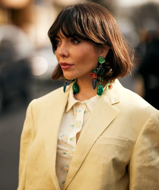 7 najmodniejszych fryzur z grzywką dla dojrzałych kobiet