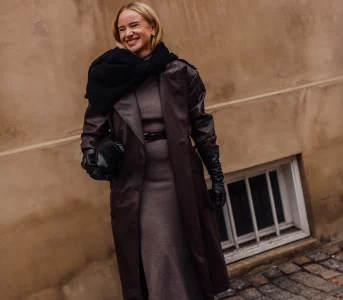 11 dzianinowych sukienek polskich marek. Zimowa elegancja w pracy i na świąteczne spotkania