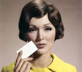 Czytamy zaproszenia. 5 pojęć inbsp;skrótów, które warto znać