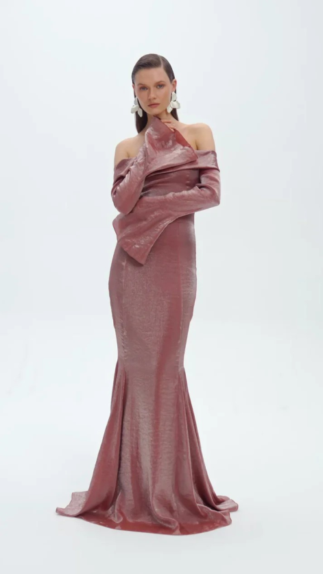 sukienki-wieczorowe-polskie-marki-tres tilda