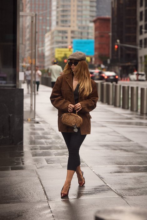 kaszkiet-modne-nakrycie-głowy-na-zimę-2025-stylizacje-New York str S25 0650