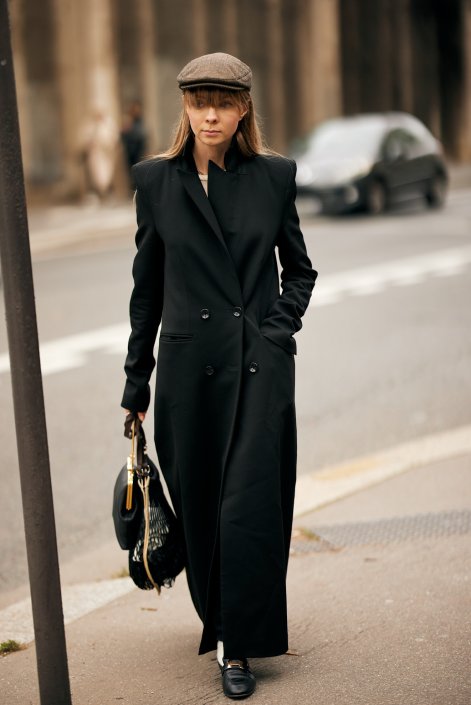 kaszkiet-modne-nakrycie-głowy-na-zimę-2025-stylizacje-Paris str S25 2608