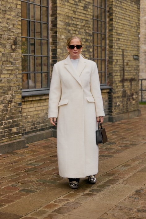 monochromatyczne-stylizacje-na-zimę-2025-2026-Copenhagen str F25 307