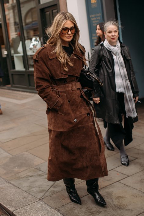 monochromatyczne-stylizacje-na-zimę-2025-2026-London str F25 0151