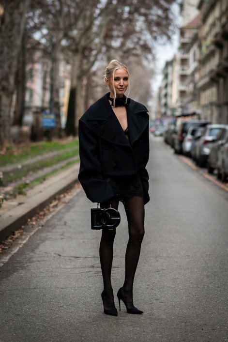 monochromatyczne-stylizacje-na-zimę-2025-2026-Milano str F24 2121