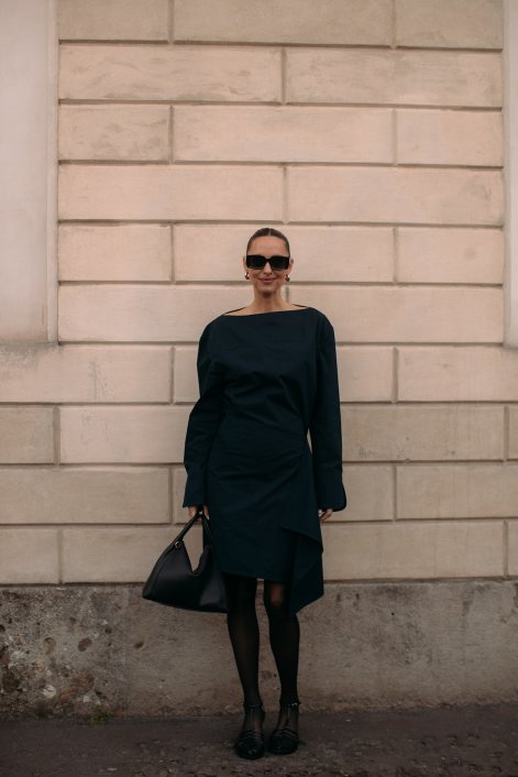 monochromatyczne-stylizacje-na-zimę-2025-2026-Milano str F25 0947