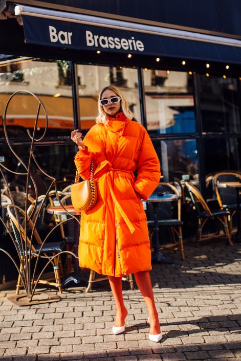 monochromatyczne-stylizacje-na-zimę-2025-2026-Paris str F22 1270