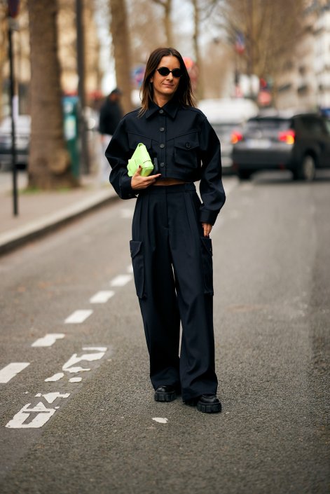 monochromatyczne-stylizacje-na-zimę-2025-2026-Paris str F25 2094