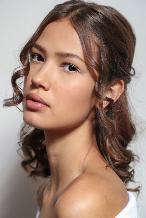 makijaż-wieczorowy-z-połyskiem-Chakra HC bbt S17 039