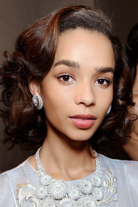 makijaż-wieczorowy-z-połyskiem-Guo Pei HC bbt F17 016