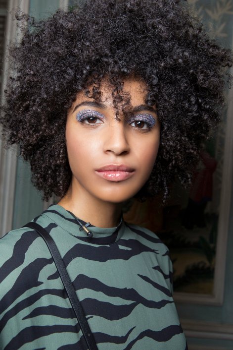 makijaż-wieczorowy-z-połyskiem-Jour Ne bbt S18 016