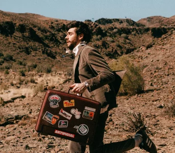 Intrygujący wokalista Alvaro Soler powraca donbsp;Polski. To będzie niezwykle energetyczny koncert