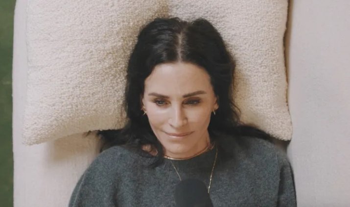 Courtney-Cox-Moda-Neuroza-z-Bella-Freud-3