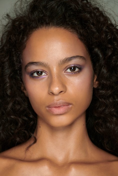 cool-toned-makeup-modny-makijaż-zima-2026-Genny bbt S23 070