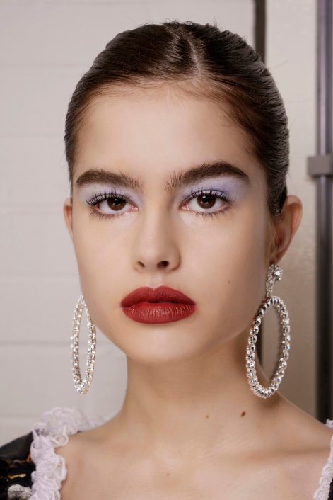 cool-toned-makeup-modny-makijaż-zima-2026-Mimi Wade bbt F20 001